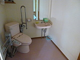 車椅子でも利用できるトイレ